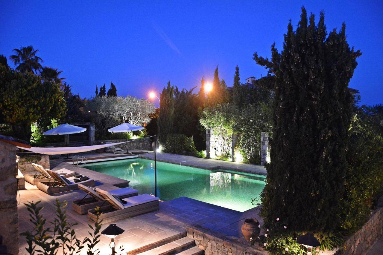 Double Room with Pool View in Fayence, Région de Draguignan