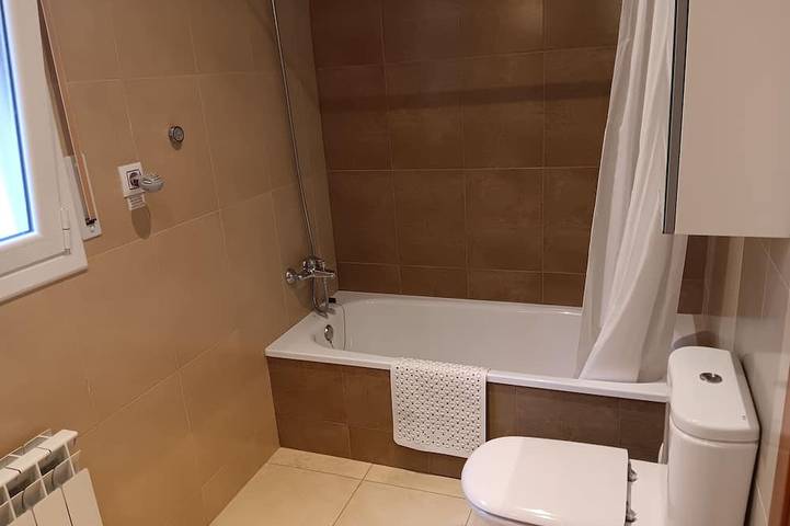 Gîte pour 4 personnes, avec piscine ainsi que balcon et jardin dans les Planes del Rei - 4