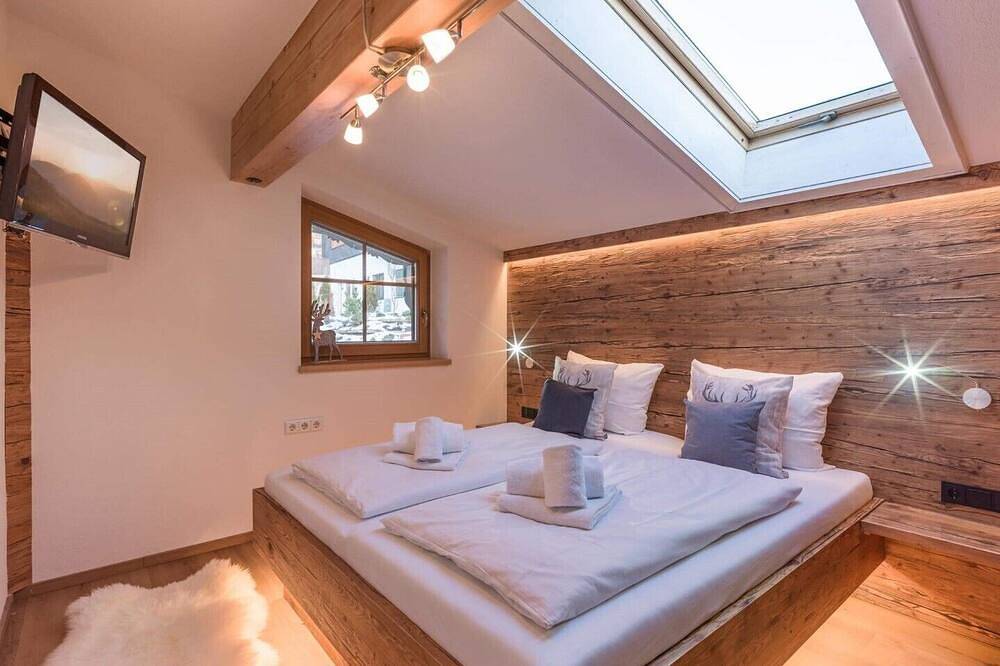 Luxus-Chalet 330 m² • Sauna, Jacuzzi & Bergblick bis zu 14 Personen in Kirchberg in Tirol, Kaisergebirge