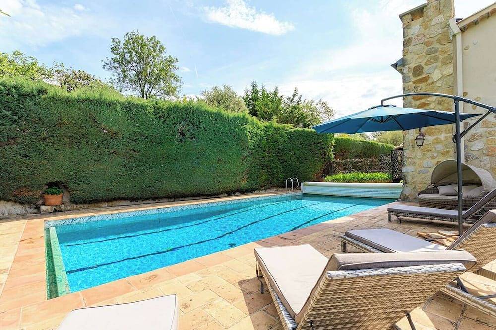 Villa with separate guesthouse with panoramic view in Montauroux, Côte méditerranéenne (France)