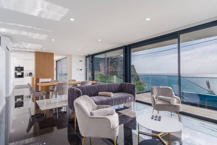 Location de vacances pour 6 personnes, avec piscine ainsi que jardin et balcon dans Campanário - 4