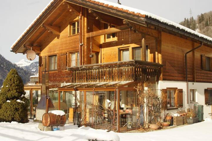 B&B für 2 Personen, mit Terrasse und Whirlpool sowie Garten und Sauna in Graubünden