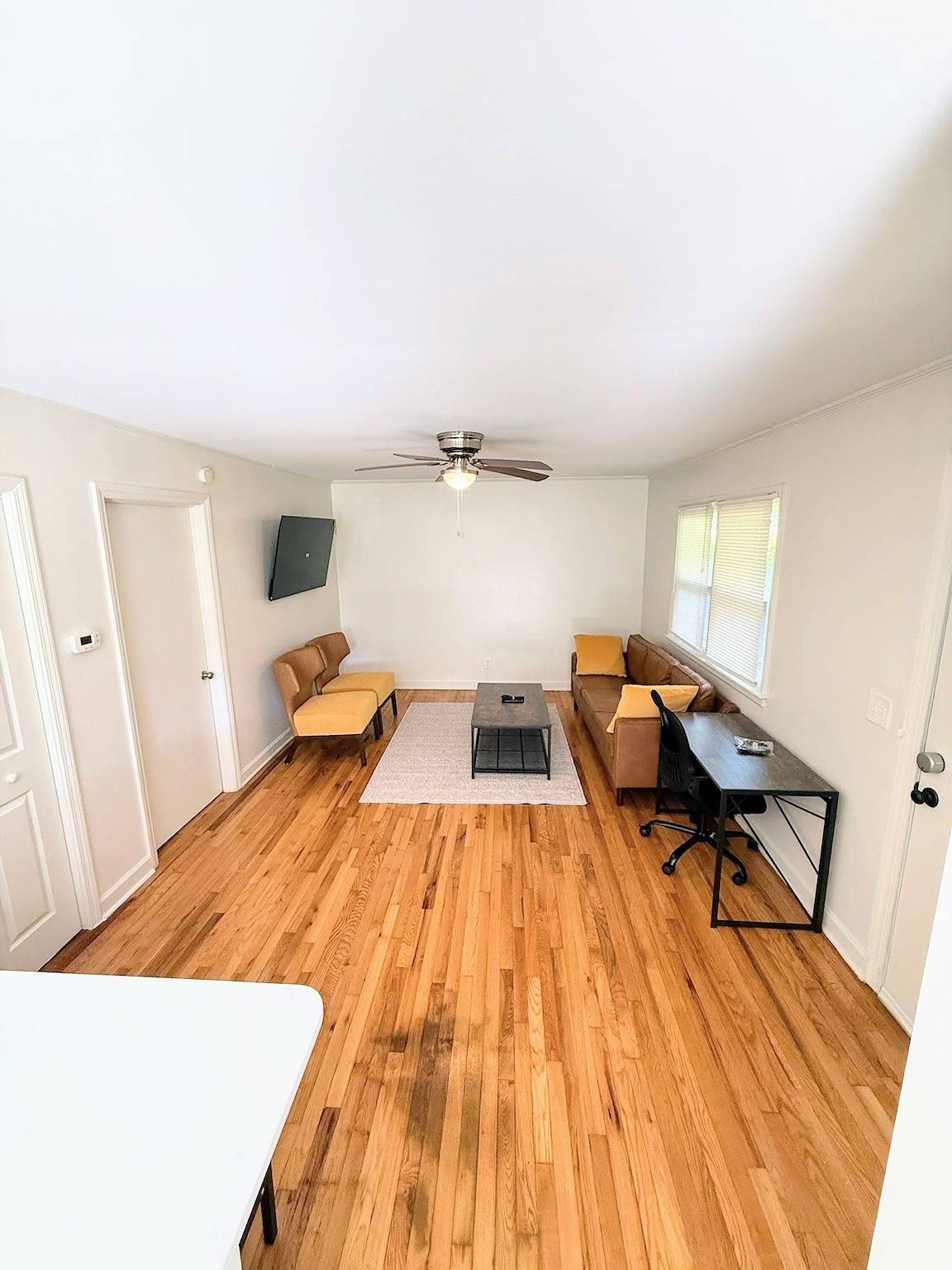 Ganze Wohnung, Renovated 2 Bed Walltown Home.  Walk to Duke! B in Durham (NC), Durham County (USA)
