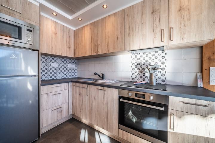 Apartamento entero, Apartamento 'Les Mouflons 1500' con vistas a las montañas, balcón y Wi-Fi in Le Praz de Lys, Taninges