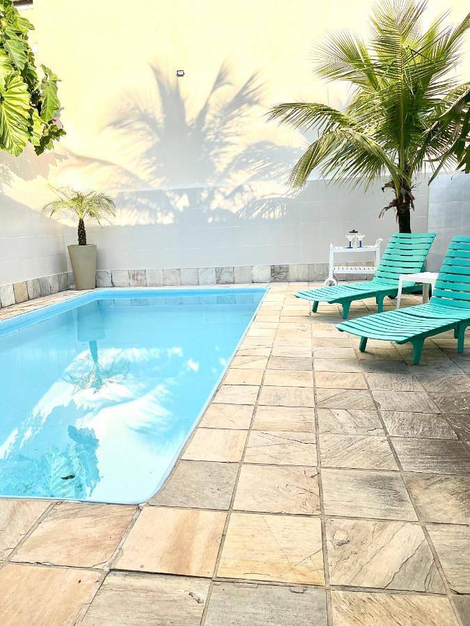Casas e apartamentos de temporada para 12 pessoas, com piscina e jardim, com animais de estimação em Niterói