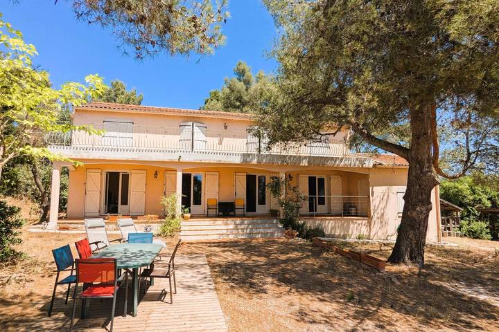 Maison de vacances pour 4 personnes, avec Terrasse et Jardin à La Garde