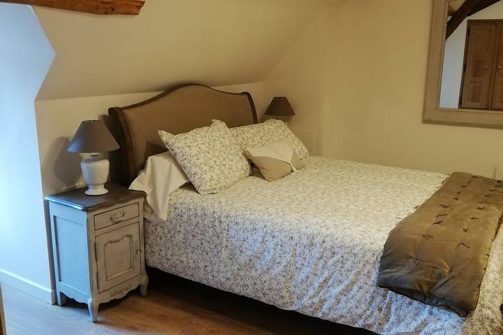 Appartement entier, Aux 3 Maillets 2. Très bel appartement dans une maison du Xviè. in Bourges, Région de Bourges