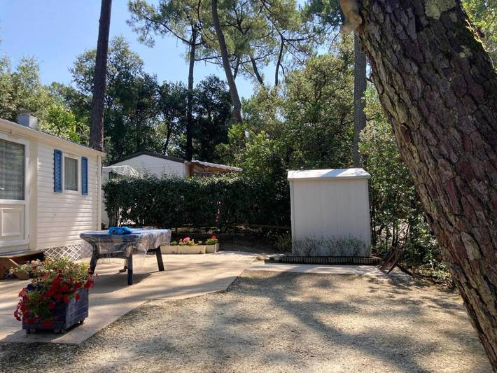Camping pour 6 personnes, avec jardin et piscine à Saint-Georges-de-Didonne