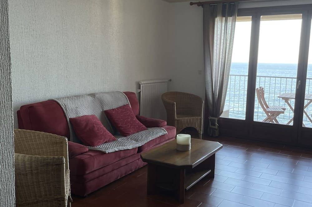 Apartamento entero, Appartement T3, à 10 min de Bastia, Terrasse vue Mer, 100m de la Plage in Miomo, Santa-Maria-di-Lota