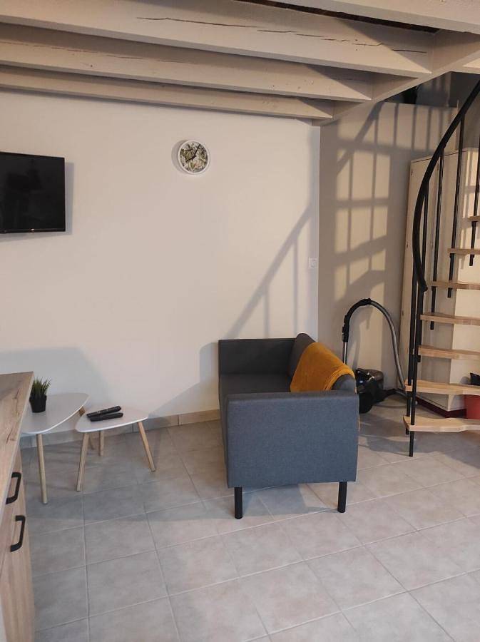 Appartement entier, One-Bedroom Apartment in Chauvigny, Vienne (France)