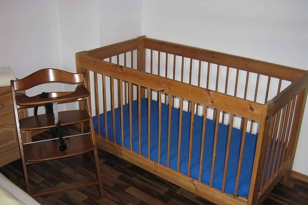 Ganze Wohnung, Ferienwohnung Georg Gassenhuber - Ferienwohnung (2 Schlafz.) in Unterammergau, Bayerische Alpen