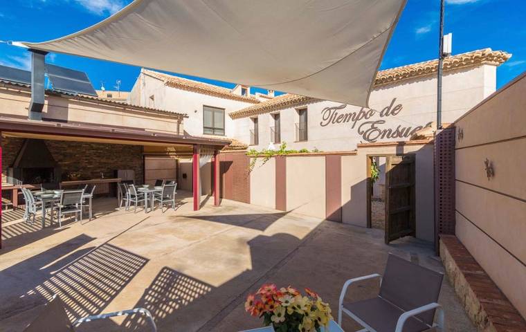 Apartamento para 4 personas, con Balcón y Terraza además de Jardín y Vistas en Cella