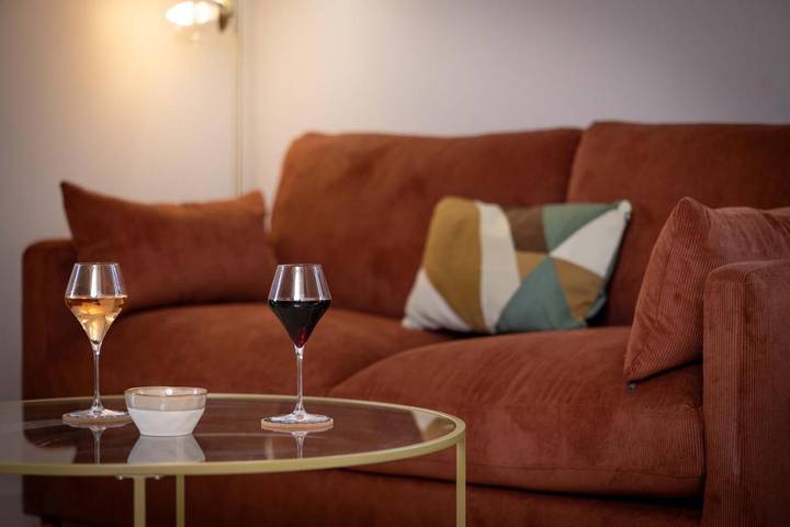 Location de vacances pour 2 personnes, avec vue ainsi que piscine et jardin à Tourmont - 3