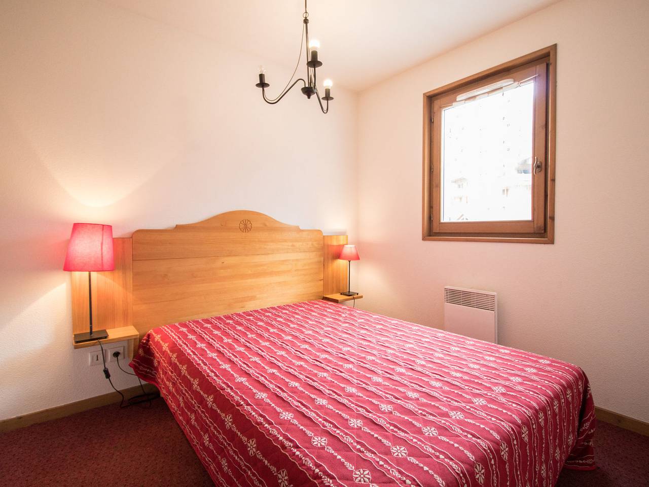 Ganze Wohnung, Geräumige Wohnung für 6, Südbalkon, Parken in Lanslebourg-Mont-Cenis, Region Saint-Jean-de-Maurienne