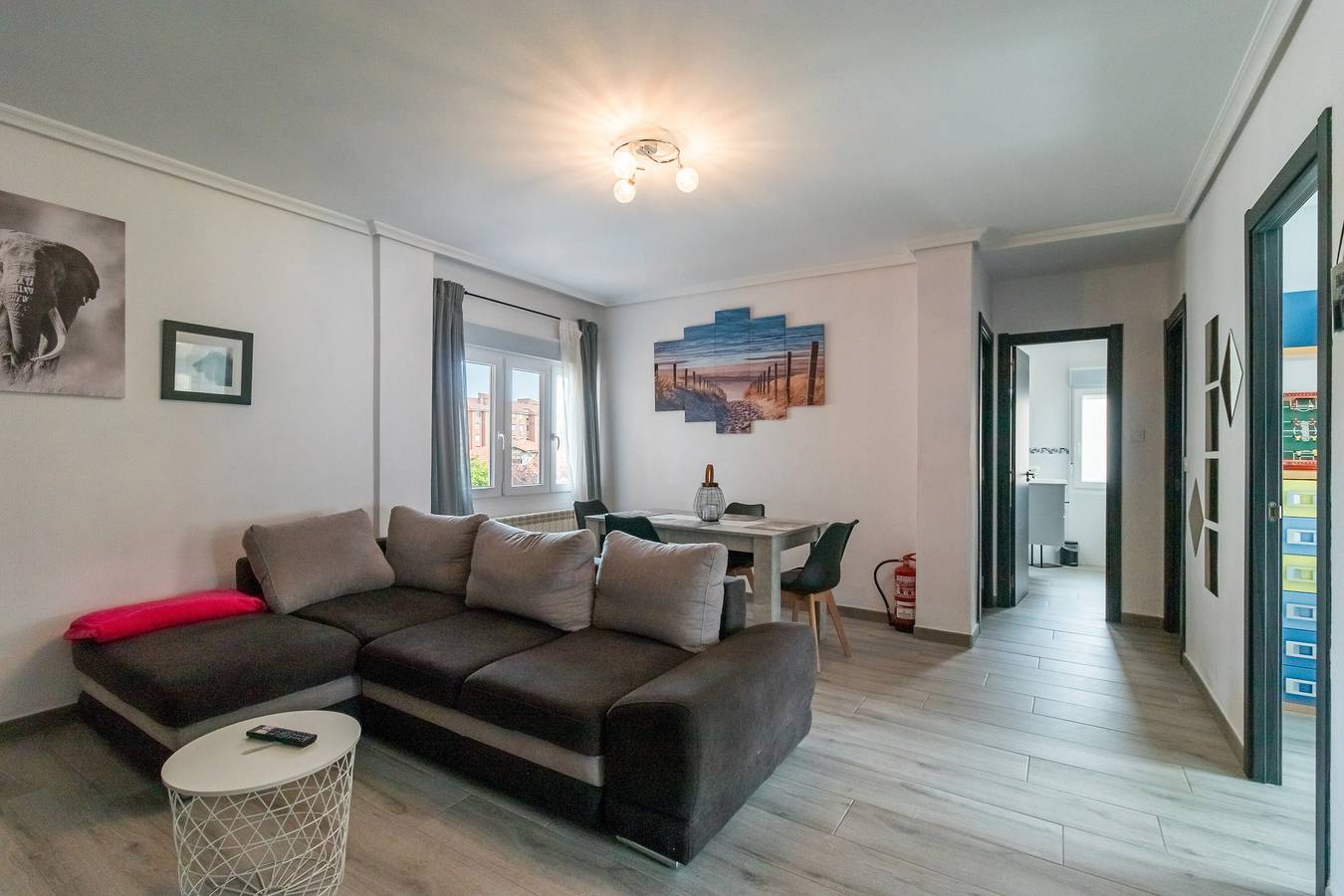 Entire apartment, Apartment 'Sol Luxury Céntrico' with Balcony and Wi-Fi in Suances, Cantabrian Coast
