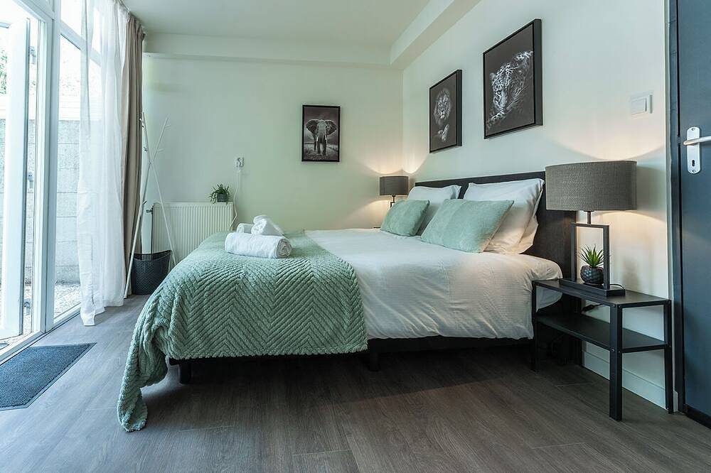Geheel appartement, Benedenwoning voor 2 gasten met tuin, Wi-Fi, tv, wasmachine en gratis parkeren. in Tilburg, Noord-Brabant