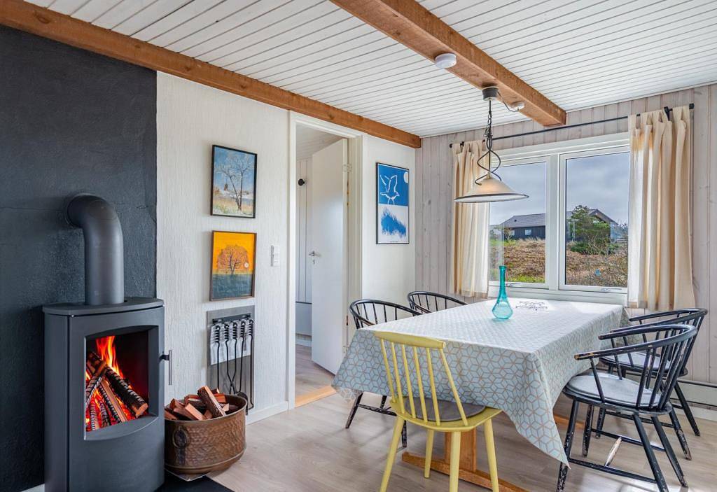 Ferienhaus in den Dünen – nur 400 Meter vom Meer entfernt in Henne, Varde