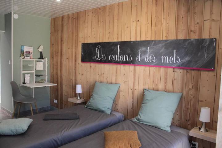 Location de vacances pour 3 personnes, avec vue ainsi que jardin et piscine, adapté aux familles à Villeneuve-de-Berg - 4