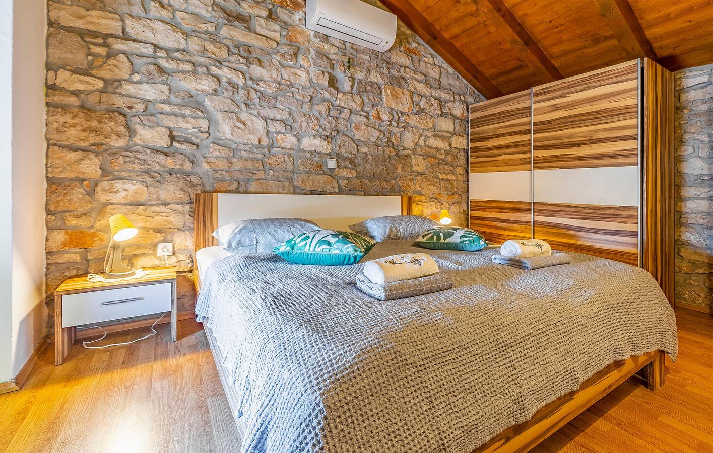 Ferienhaus für 5 Personen mit Terrasse in Peruski, Südküste Istrien