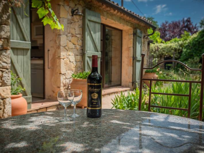 Charming stone house with airco and a large pool in Lorgues, Region de Draguignan