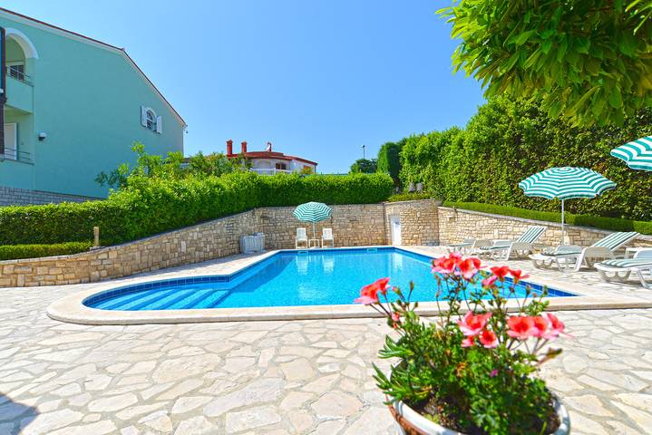 Ferienwohnung für 2 Personen, mit Terrasse und Pool in Pula-Medulin - 2