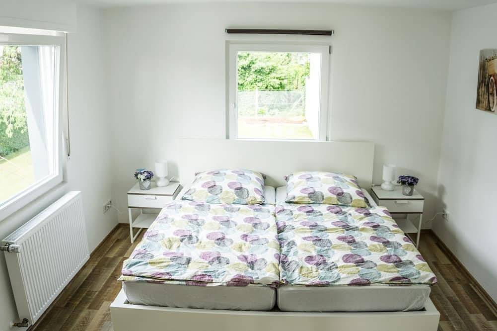 Ferienhaus für bis zu 6 Personen mit großem Garten und Spielplatz in Seligenstadt, Landkreis Offenbach