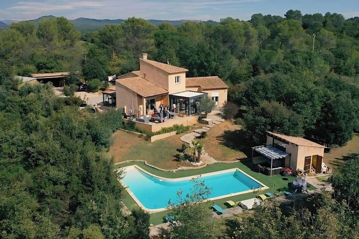 Villa pour 12 personnes, animaux acceptés à Tourves