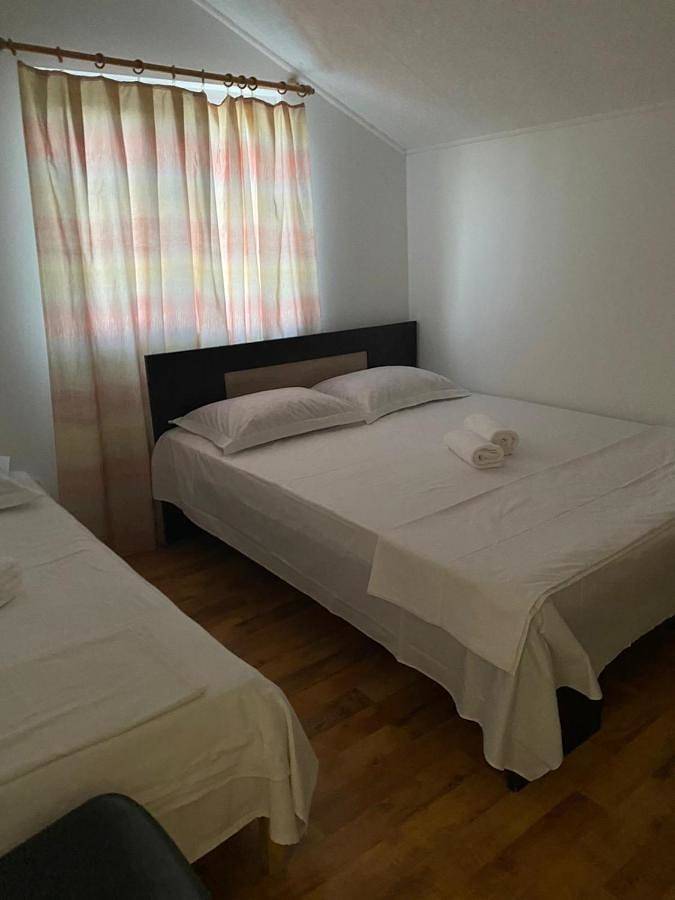 Maison d’hôte pour 3 personnes, avec Balcon et Terrasse ainsi que Jardin et Vue dans Constanța - 3