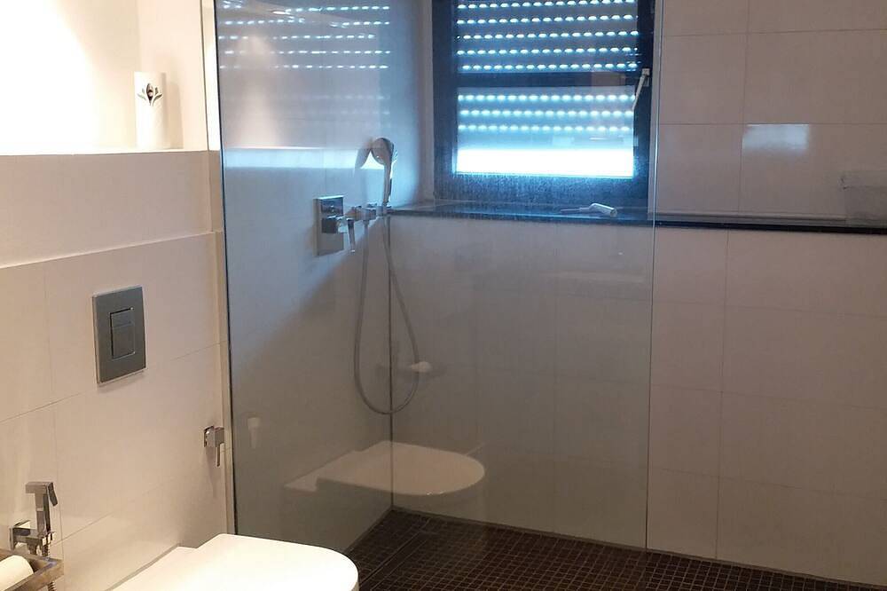 Ganze Wohnung, Olli´s Lodge- 2 Zimmer Ferienwohnung 20min von Bonn entfernt. in Meckenheim, Rhein-Sieg-Kreis