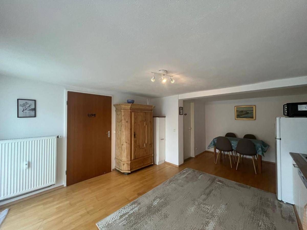 Ganze Wohnung, Maisonette mit Kaminöfen Nähe Starnberger See und München in Münsing, Starnberger See
