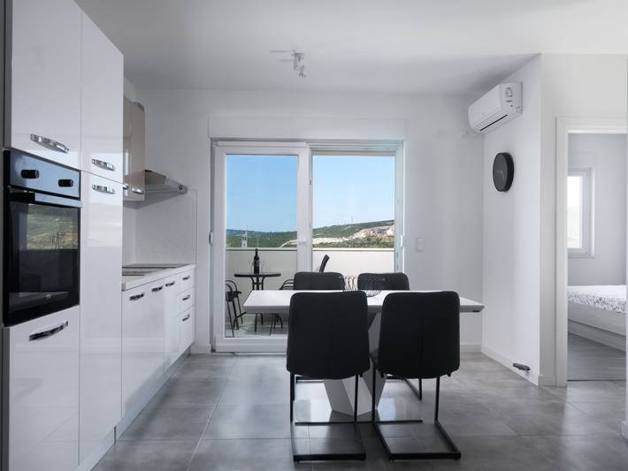 Ferienwohnung für 5 Personen, mit Balkon in Trogir - 2