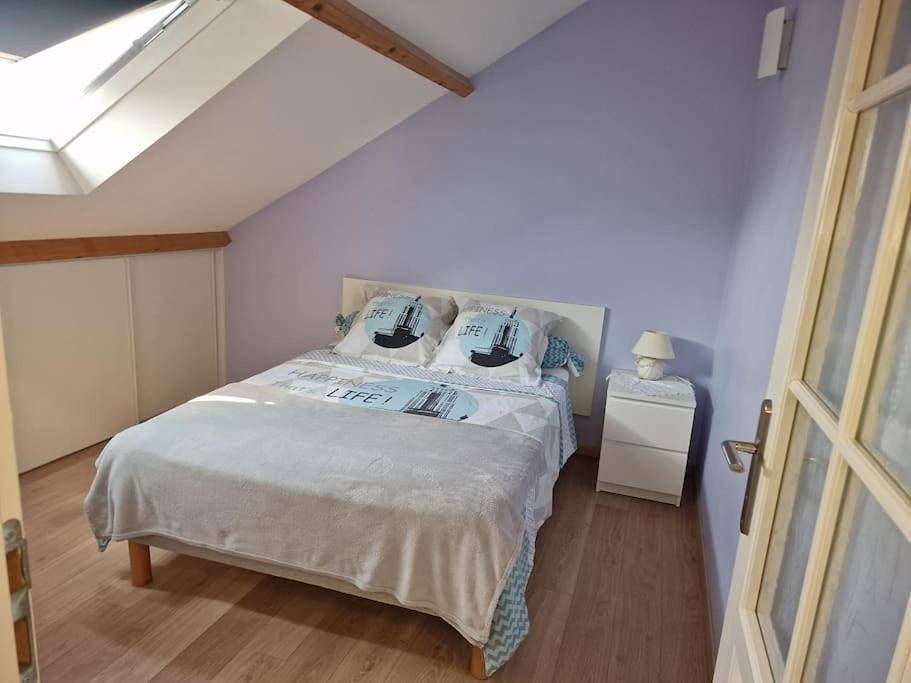 Appartement entier, Two-Bedroom Apartment in Viry-Châtillon, Essonne