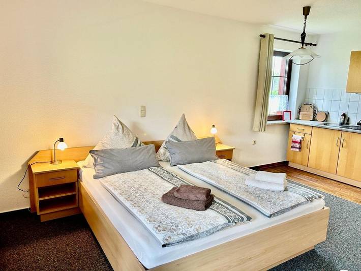 Ferienwohnung für 2 Personen, mit Sauna und Garten sowie Ausblick und Terrasse in Lengenfeld