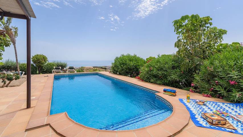 Finca für 8 Personen, mit Balkon/Terrasse und Pool in Vélez-Málaga - 2