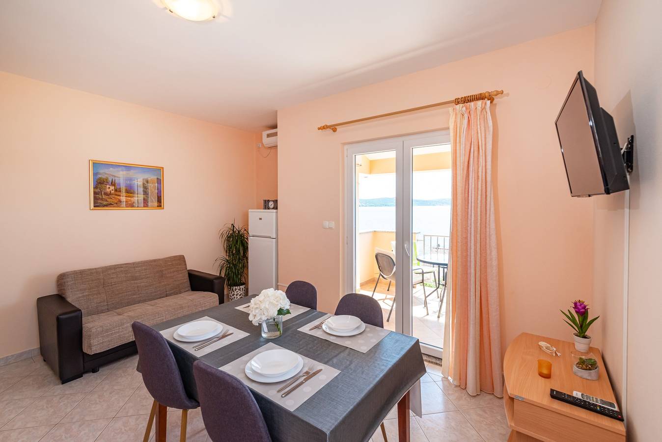 Ganze Wohnung, Ferienwohnung für 4 Personen mit Pool in Novigradsko More, Zadar