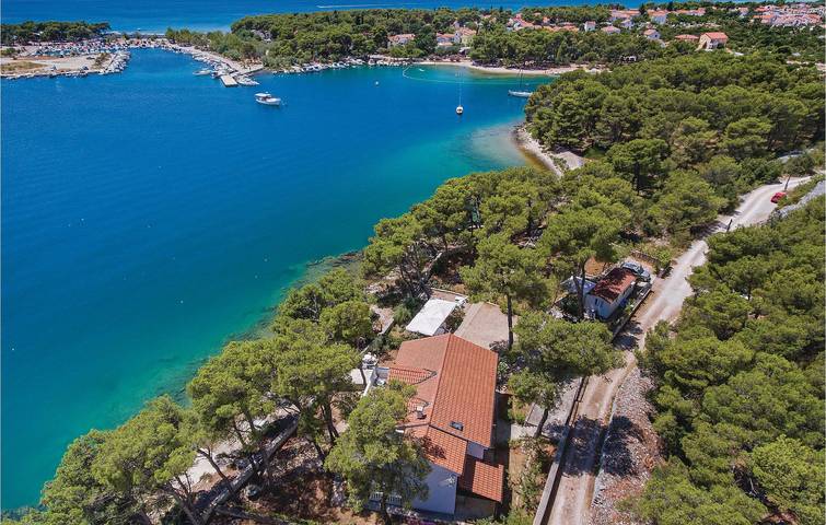Ferienhaus für 14 Personen, mit Terrasse in Grad Šibenik - 3