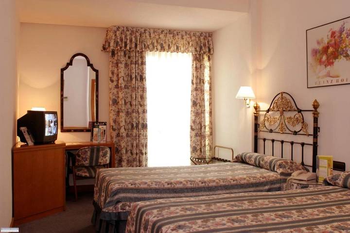 Hôtel pour 10 personnes, avec terrasse et jardin à Palencia - 4