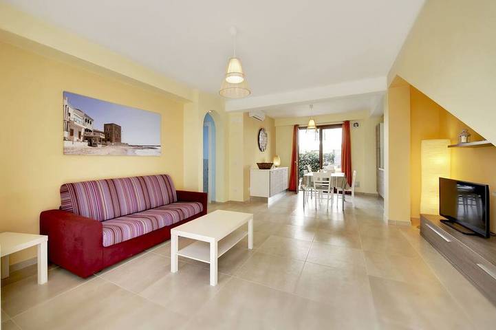 Entire apartment, Beautiful apartment for 4 guests with A/C, Wifi, Tv and veranda in Spiaggia di Anticaglie, Santa Croce Camerina