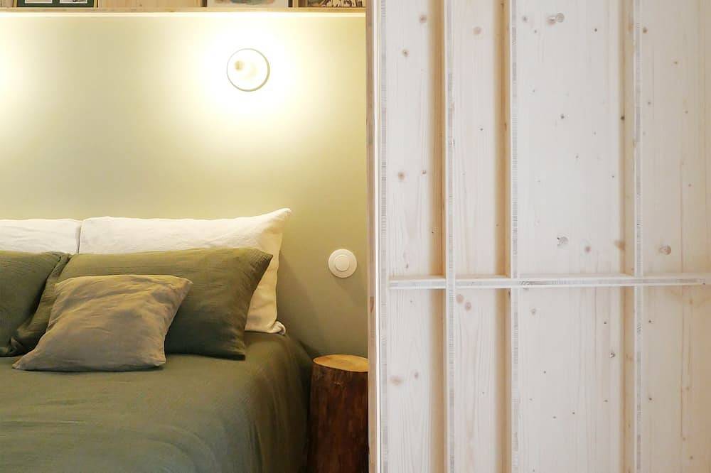 Entire apartment, Cozy N'est house on historic courtyard-garden, close to station and city center in Besançon, Doubs
