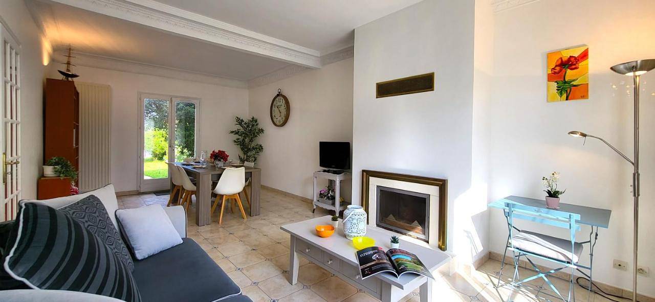 Appartement entier, Color - Charmant appartement proche Rer B & C avec Jardin in Verrières-le-Buisson, Essonne