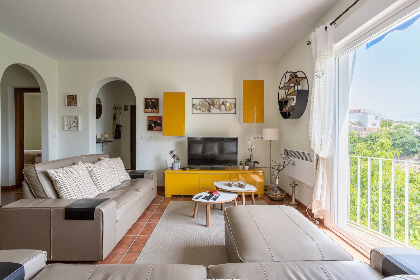 Casa de vacaciones 'Casa Flamenca' con vistas a la montaña, Wi-Fi y aire acondicionado in Canillas de Albaida, Provincia de Málaga