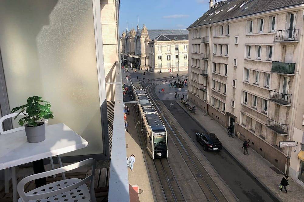 Apartamento entero, Studio with balcony & free parking in Tours, Región de Tours