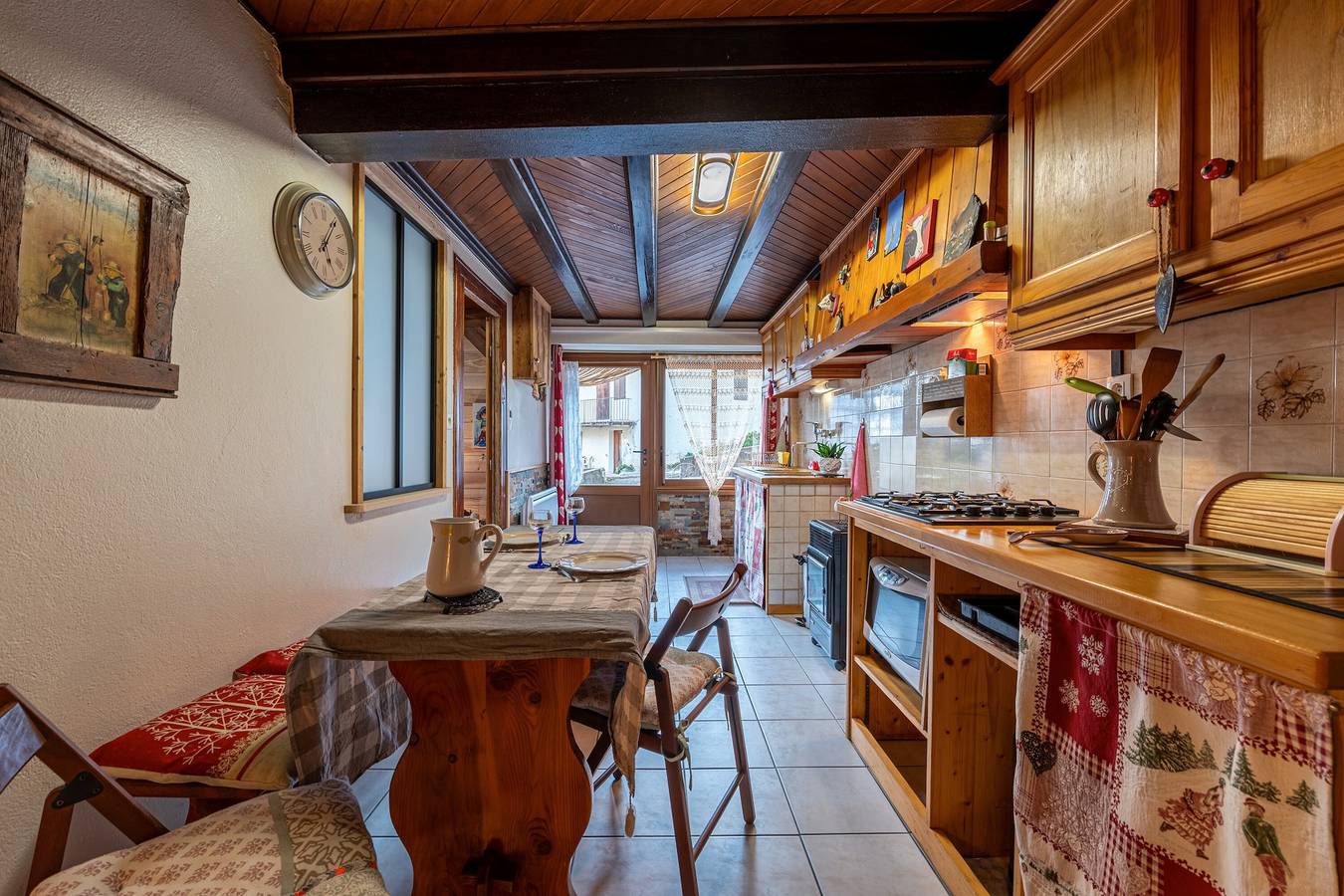Appartement 'Aux 4 Saisons' met uitzicht op de bergen, privéterras en Wi-Fi, foto 6