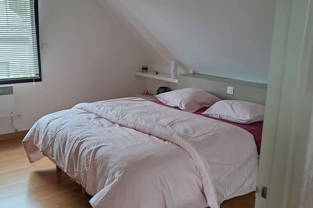 House with garden close to town center and 12 minutes from the sea and beaches in Lesneven, Región de Brest