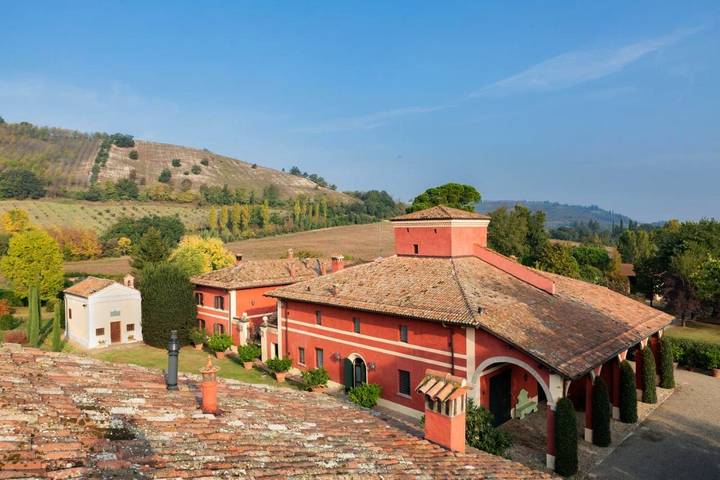 Casa vacanza per 3 persone, con Idromassaggio e Terrazza nonché Giardino e Piscina a Monte San Pietro