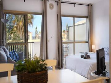 Ferienhaus für 2 Personen, mit Balkon und Pool in Marbella