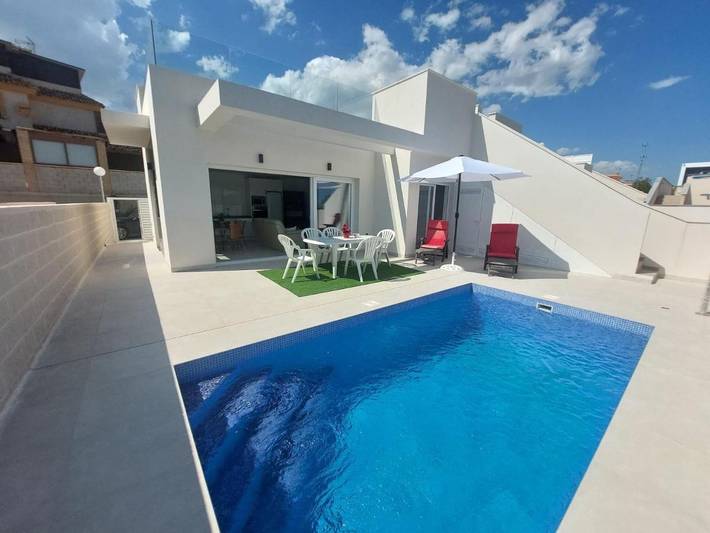 Ferienhaus für 7 Personen, mit Terrasse und Ausblick sowie Pool - 1