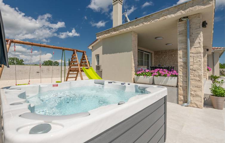 Location de vacances pour 8 personnes, avec terrasse à Loborika - 4