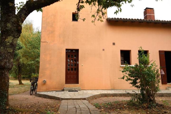 Gîte pour 2 personnes, avec vue et jardin à Écuras - 2