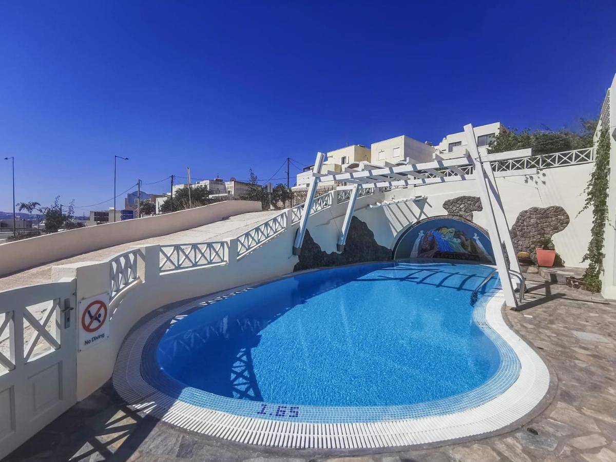 Erato Apartments in Firostefani, Thera